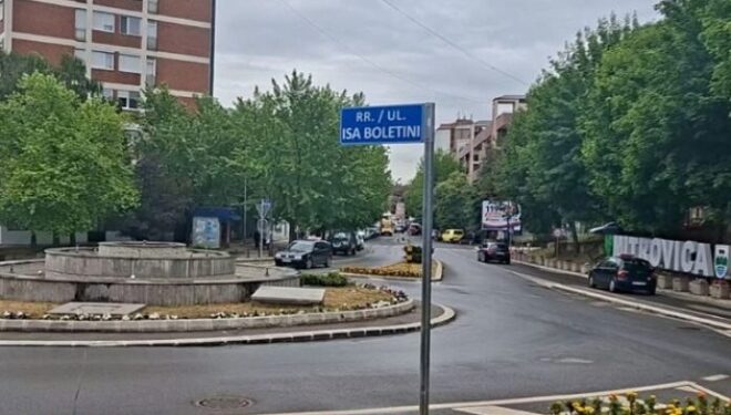 Hiqet tabela me emrin e Zoran Gjingjiqit, që u vendos dje në një rrugë në Mitrovicën e Veriut