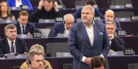 Kalon me shumicë votash raporti i Terras për Kosovën në Parlament Evropian