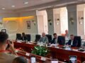 Haxhiu pret në takim përfaqësuesit e partive politike për seancën konstituive