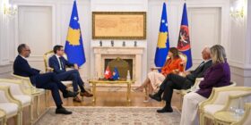 Haxhiu pret në takim lamtumirës ambasadorin e Zvicrës në Kosovë
