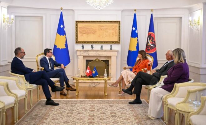 Haxhiu pret në takim lamtumirës ambasadorin e Zvicrës në Kosovë