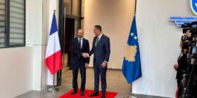 Konjufca pret në takim ministrin francez për Evropën, pas takimit mbajnë konferencë për media