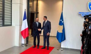 Konjufca pret në takim ministrin francez për Evropën, pas takimit mbajnë konferencë për media