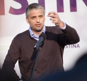 Çedomir Jovanovic: Iu kërkoj falje shqiptarëve dhe serbëve të Kosovës, asnjë njeri normal s’e mendon atë që e tha ministrja Paunovic
