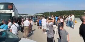 Bllokohen mërgimtarët në kufirin Kroaci-Serbi, nuk iu lejohet lëvizja, kërkojnë ndërhyrjen e shtetit