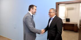 Hamza priti ambasadorin jo-rezident të Irlandës: Kosova ka nevojë për institucione të reja