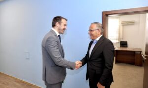 Hamza priti ambasadorin jo-rezident të Irlandës: Kosova ka nevojë për institucione të reja