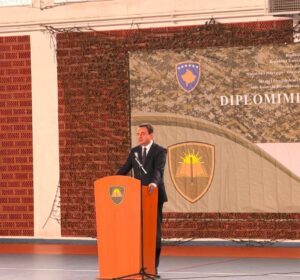 Kurti: Në mandatin e ardhshëm do të investojmë 1 miliard euro në mbrojtje