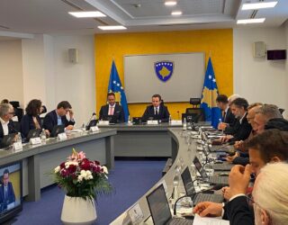 Kurti: Kthimi i ish-prokurorëve dhe ish-gjyqtarëve serbë duhet të bëhet vetëm sipas Kushtetutës dhe ligjit