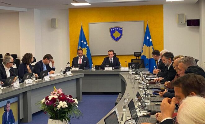 Kurti: Kthimi i ish-prokurorëve dhe ish-gjyqtarëve serbë duhet të bëhet vetëm sipas Kushtetutës dhe ligjit