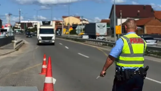 Kontrollet ndaj mjeteve të mbingarkuara vazhdojnë, shqiptohen mbi 15 mijë euro gjoba
