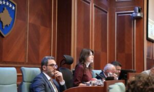 Haxhiu e njofton Golën për seancën 6 gushtit, i kërkon t’ia përcjellë Kryesisë së vjetër të Kuvendit