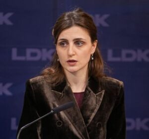 Qëndrimi i Janina Ymerit ndaj një koalicioni të mundshëm LDK-LVV: Varet se kush do të bëhet President