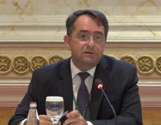 Peci: I vetmi kombinim që mundet me e jep presidentin është LVV- PDK