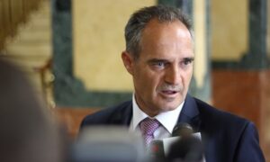 Paralajmëron Hasani: Ka me u kallë Kosova nëse dënohen krerët e UÇK-së
