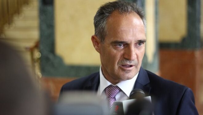 Paralajmëron Hasani: Ka me u kallë Kosova nëse dënohen krerët e UÇK-së