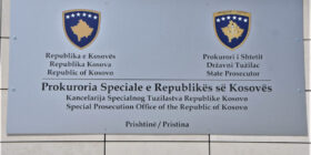 Aktakuzë për krime lufte në Vushtrri, ish-pjesëtari i MUP-it serb akuzohet për vrasjen e 71 civilëve