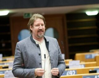 Eurodeputeti austriak Waitz ngre në Bruksel çështjen e gazit në Kosovë