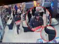 Një klient humbi 400 euro në Viva Market në Gjilan, kompania publikon pamjet e kamerave për gjetjen e pronarit Një klient humbi 400 euro në Viva Market në Gjilan, kompania publikon pamjet e kamerave për gjetjen e pronarit