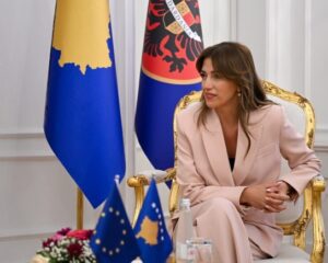 Ftesa e Haxhiut për liderët partiakë për takim konsultativ për Presidentin, kjo është letra që ia dërgoi Bedri Hamzës