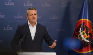 Gashi pas caktimit të seancës: S’duhet të bëjmë politikë me vija të kuqe, por së pari duhet ta definojmë LDK-në