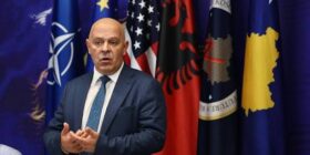 Gjini: Nuk kërkojmë nga Kurti përfshirjen e AAK-së në Qeveri, vetëm kemi kërkesa për të mirën e qytetarëve si pranimi i gazit amerikan
