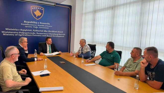MBPZhR: Fermerët nuk janë objekt i procedurave administrative, po punojmë për të garantuar grumbullimin e qumështit