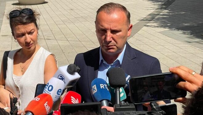 Zemaj: Më është kërkuar nënshkrimi për shkarkimin e Abdixhikut, qëndrimin do ta jap pas mbledhjes