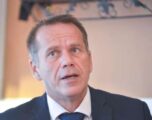 Arifi: Kurti po sillet me arrogancën e numrave