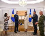 Haxhiu dekoron me Medalje Presidenciale Ushtarake kolonelin nga Shtetet e Bashkuara të Amerikës