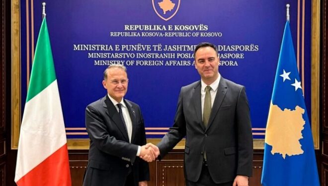 Vizita e zv.ministrit të jashtëm italian, MPJ del me njoftim: Konjufca dhe Cirielli biseduan për integrimin evropian të Kosovës