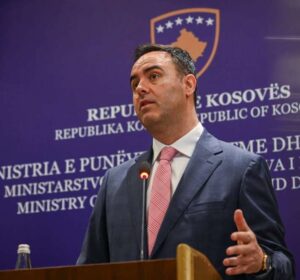 Konjufca: Ambiciet territoriale të Serbisë ndaj Kosovës nuk janë gjë e së kaluarës
