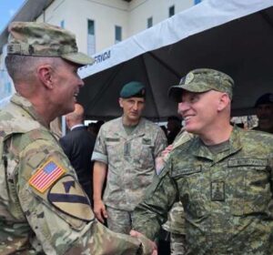 Gjeneral Jashari takon liderët ushtarakë amerikanë, theksohet bashkëpunimi me FSK-në