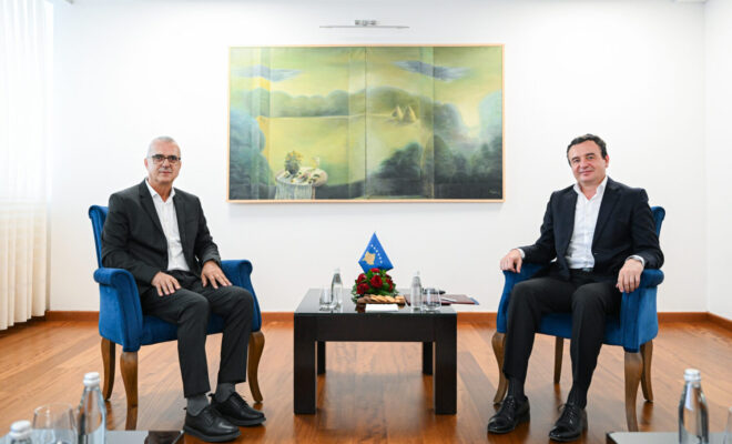 Kurti emëron Enver Dugollin zëvendësministër të parë të Punëve të Brendshme