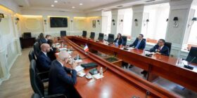 Abdixhiku takohet me ministrin francez Haddad, kërkon funksionalizimin e shpejtë të institucioneve të Kosovës