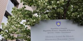 MAShT ndan 100 bursa për nxënësit e Arsimit Profesional, aplikimi hapet deri më 1 tetor