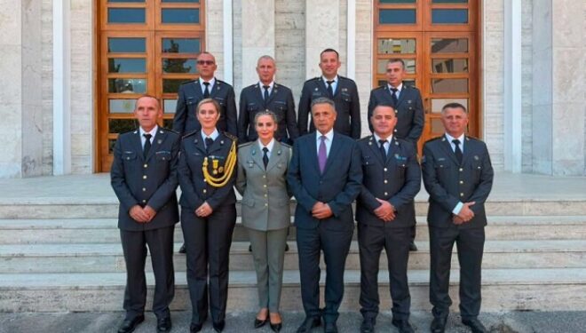 Oficerë të FSK-së diplomojnë në Republikën e Shqipërisë
