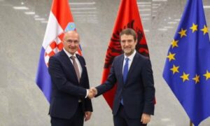 Shqipëria i përgjigjet Vuçiçit, ministri Hoxha takon homologun kroat: Retorika nacionaliste s’mund të tërheqë zvarrë rajonin