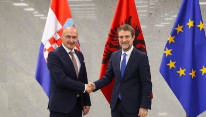 Shqipëria i përgjigjet Vuçiçit, ministri Hoxha takon homologun kroat: Retorika nacionaliste s’mund të tërheqë zvarrë rajonin
