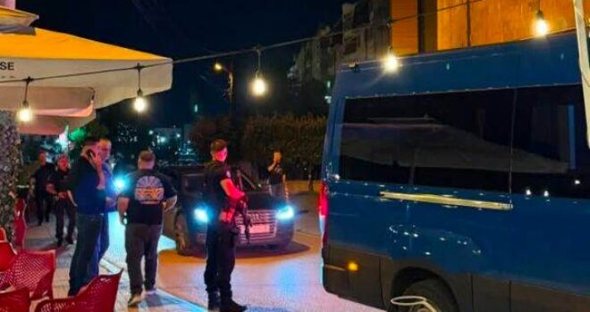 Plagoset një person në Pejë, policia e dy prokurorë dalin në vendin e ngjarjes