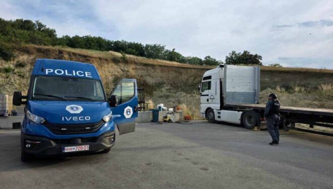 Bastisja nga Krimet Ekonomike, sekuestrohen mijëra euro, armë e autobotë për transporte derivatesh