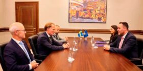 Konjufca pret në takim lamtumirës ambasadorin suedez