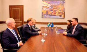 Konjufca pret në takim lamtumirës ambasadorin suedez