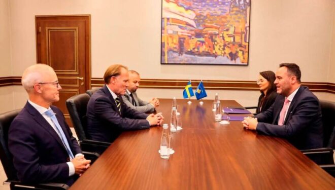 Konjufca pret në takim lamtumirës ambasadorin suedez