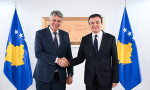 Kurti pret në takim kryetarin e partisë Lidhja Shqiptare, Ziadin Sela, diskutojnë për aktualitetin në Kosovë