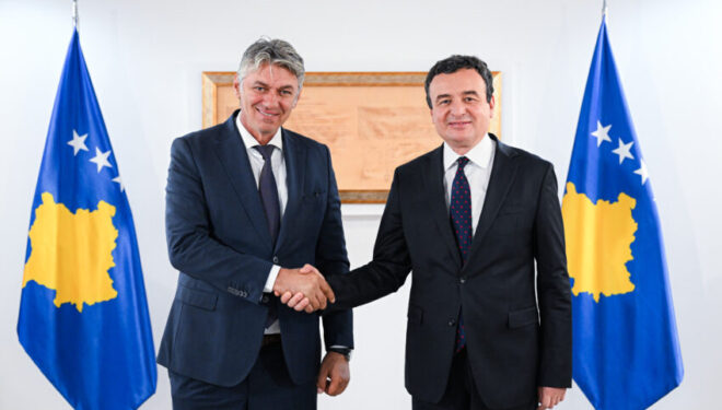 Kurti pret në takim kryetarin e partisë Lidhja Shqiptare, Ziadin Sela, diskutojnë për aktualitetin në Kosovë