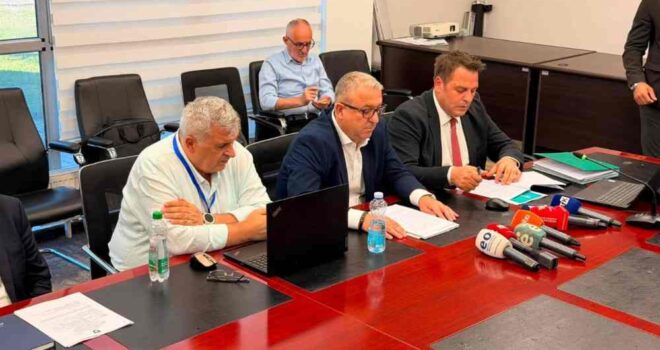 Kontrollet në sektorin e qumështit: Dhjetëra parregullsi, më e shpeshta mosdeklarimi i vajit të palmës