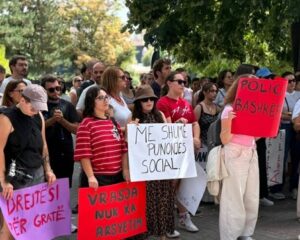 Hyseni: Patriarkati po i shndërron burrat në kriminelë dhe po vret gra cep më cep Kosovës
