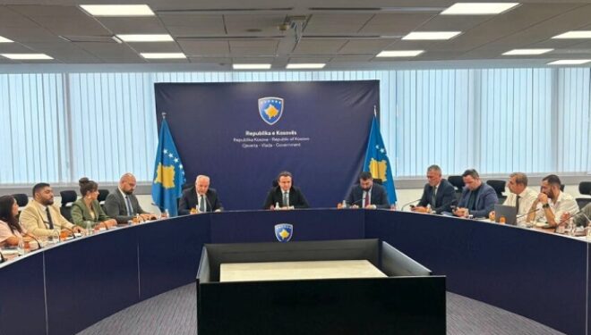 Qeveria kërkon forcimin e bashkëpunimit me komunat për mbrojtjen e të drejtave të komuniteteve