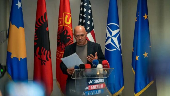 Gjini: Sonte Kosovën e shohin me dhimbje miqtë ndërsa me gëzim armiqtë, Kurti po ia qet faqen e zezë vendit